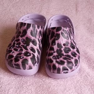 CROCS Kids Pink and Black Animal Print Slippers